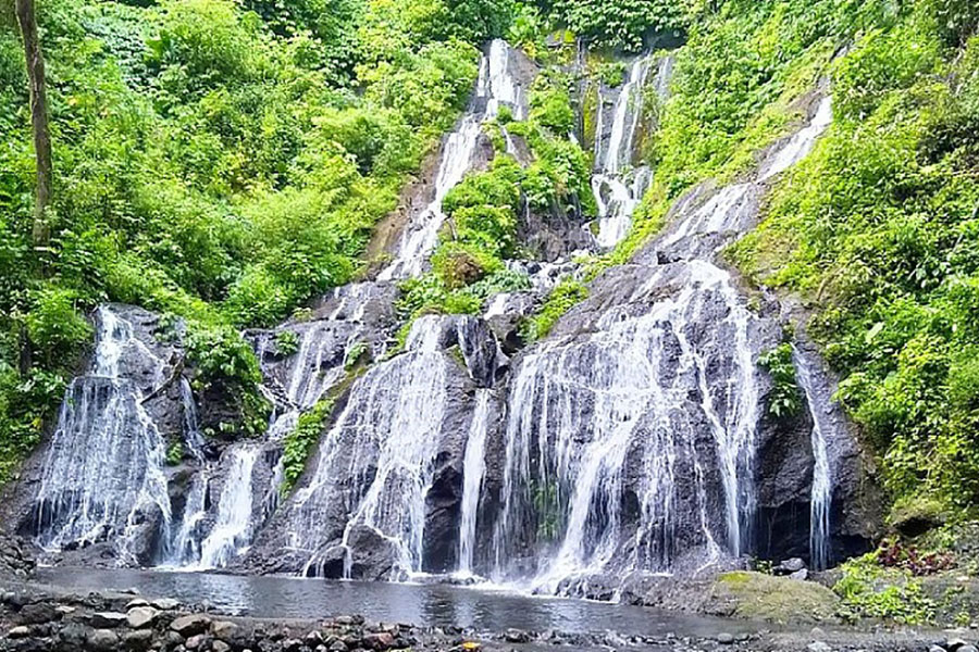 pucak manik waterfall, buleleng places of interest